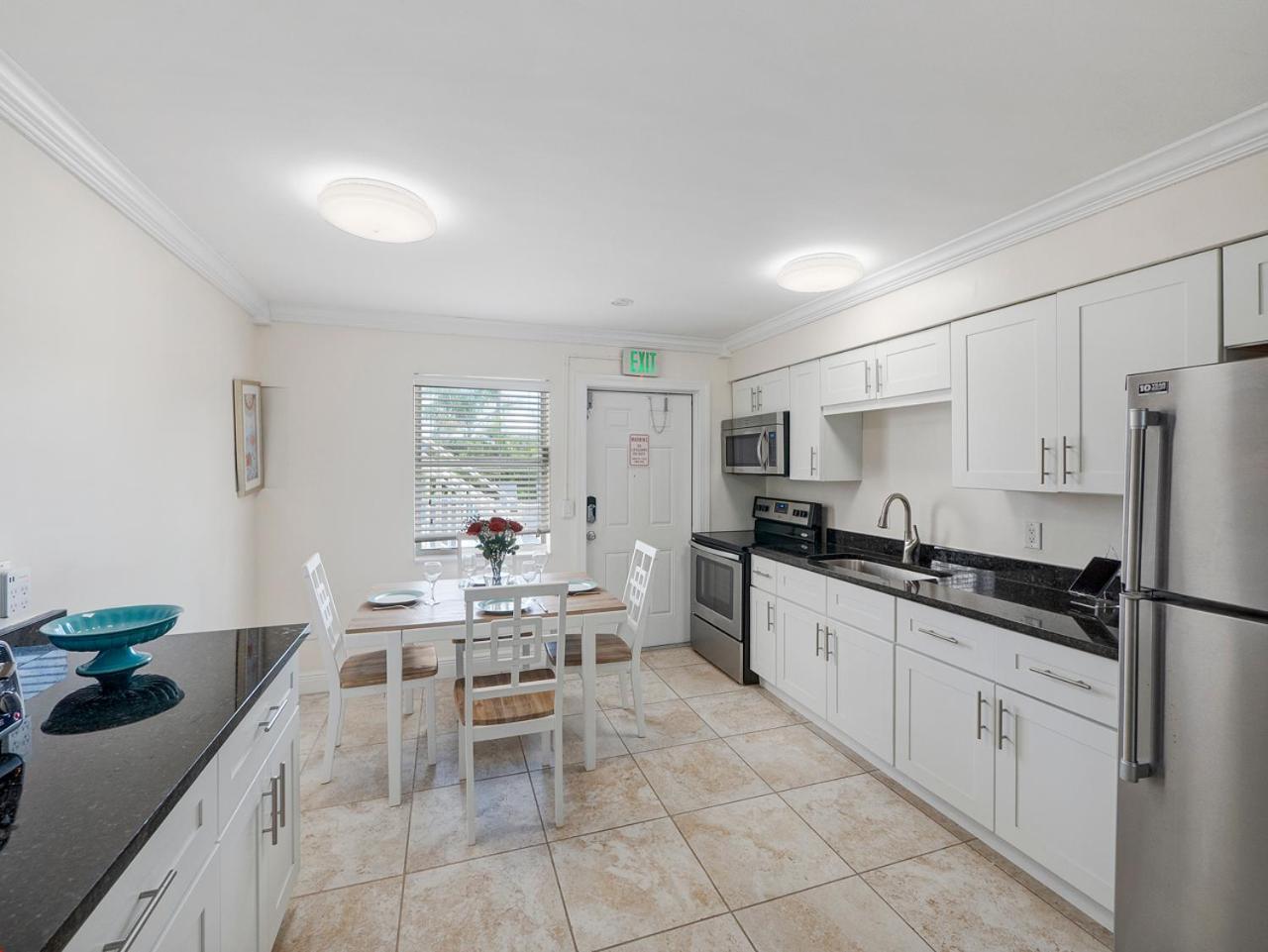 Bright And Sunny 2Br !!Close To Peanut Island!! 리비에라비치 외부 사진
